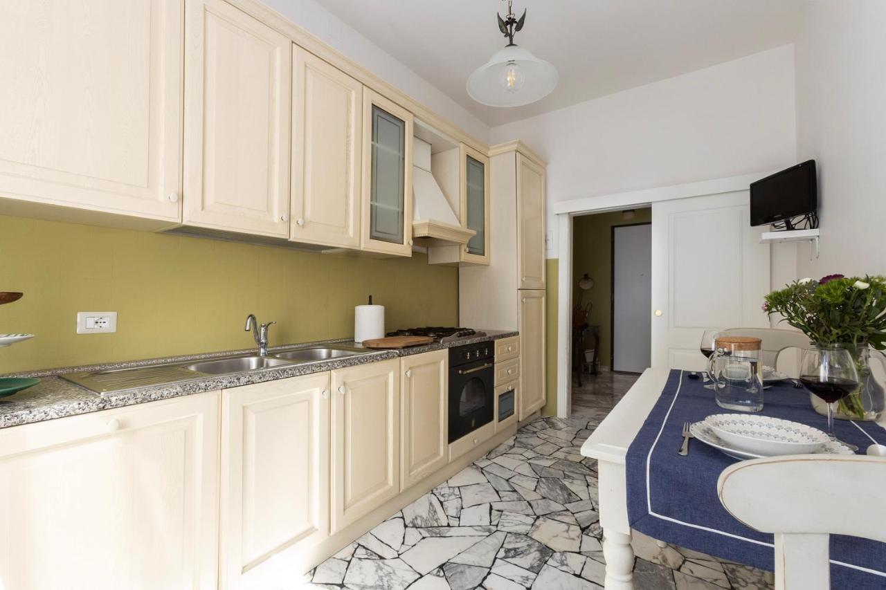 Lilly Apartment Флоренция Экстерьер фото
